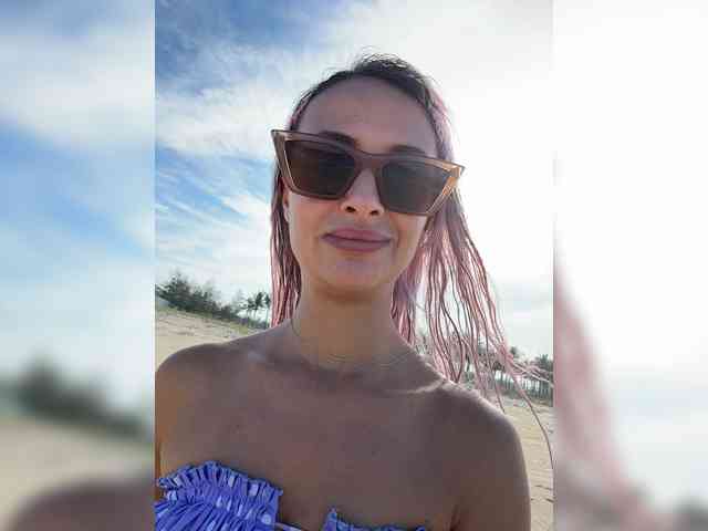KiraWhite private