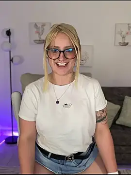 Megan_lu2 with friend