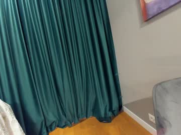 Ehotlovea dildo show