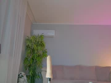 Luckystrikee_ pusssy camshow