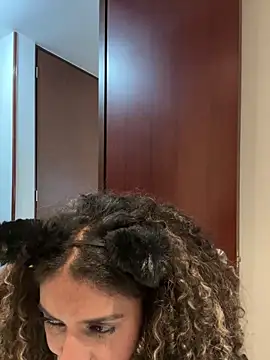 Belkaj pussy play show