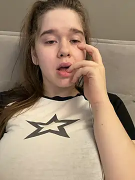 HornyGirlH cum on face