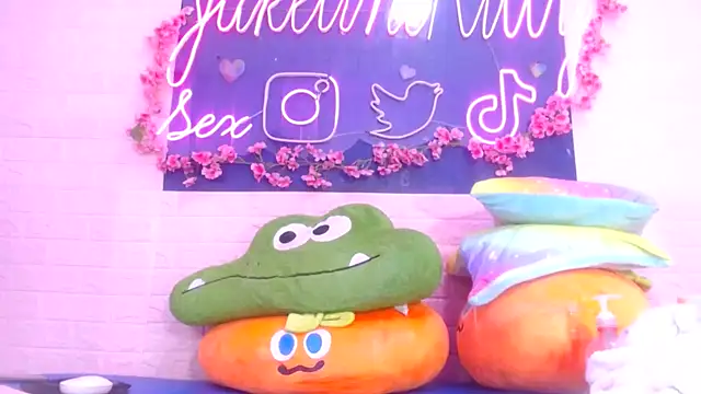 JakelineKitty solo masturbation camshow