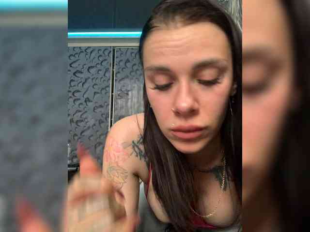 MaidenCrystal ass play show