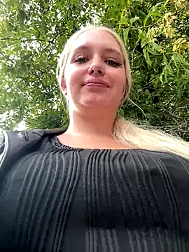 Milkyy_wway solo masturbation - 03-04-2025