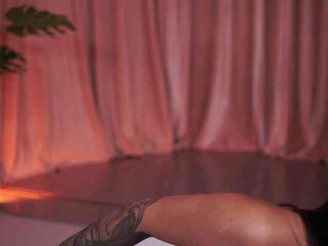 NatyDesiree ass play