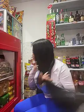 Sara_fun deepthroat camshow