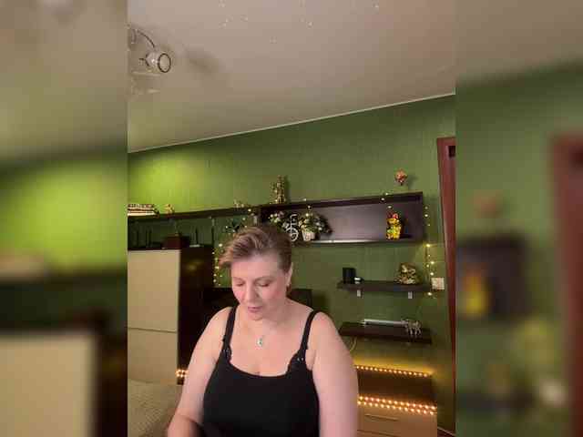 Taly1974 with friend show