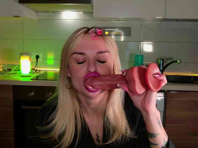 Tatachka1 private camshow