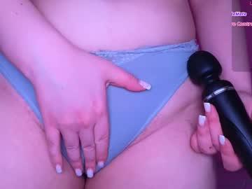 B_e_l_l_a__t_r_i_x dildo