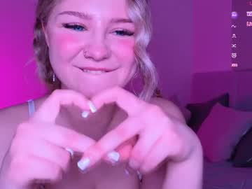 B_e_l_l_a__t_r_i_x tits show