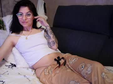 Crissy_love pussy camshow