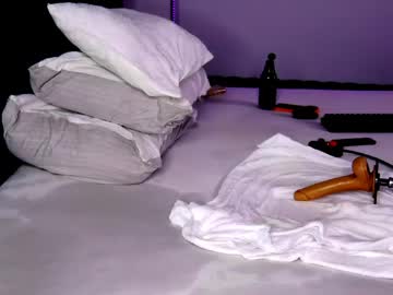 Dee_waters toy fun show