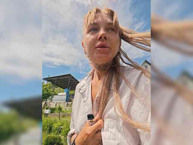 Dvenasti fingering camshow - 10/10/2023