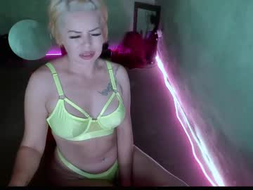 Erotic_dessire squirt camshow