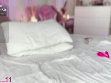 Eva_j oiled - October 19 2023