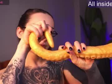 Evarabbit dildo show