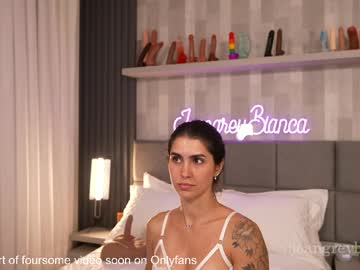 Jeangreybianca self squirt camshow - 21 May 2023