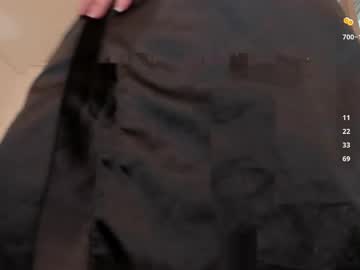 Kendall_risex with friend show