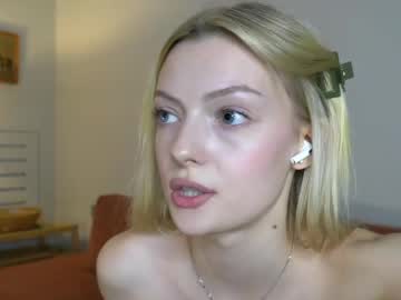 Milly____ doggy and facial - 2023/03/22