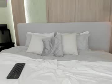 Moniquemilff self squirt show